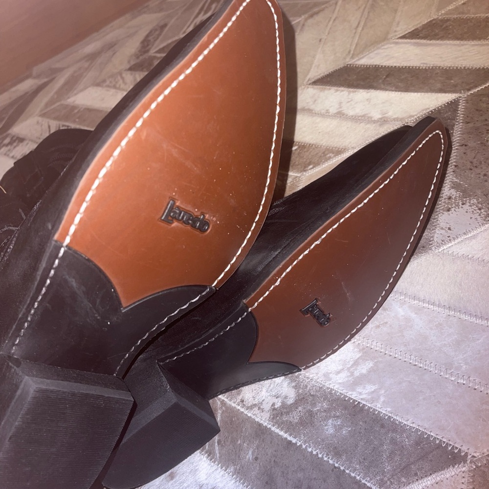 Boots - Picture 4 of 6